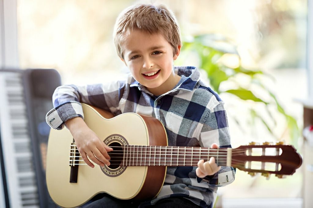 Beginner Ukulele or Guitar Set with Learning Materials