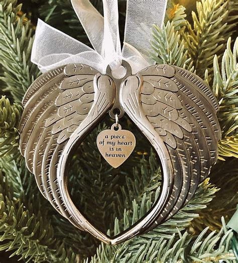 heartfelt memorial gifts for those who have lost a loved one1724109781